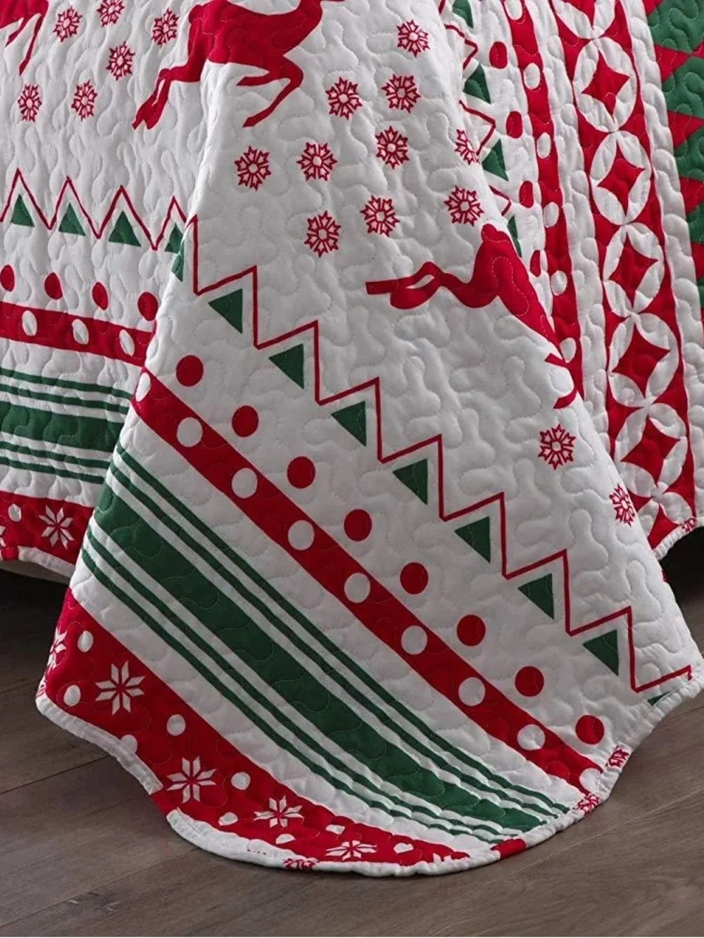 Festive Red & Green Reindeer 2 piece Twin Quilt Set